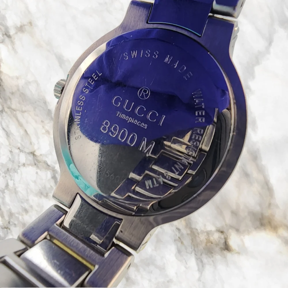 GUCCI 8800M Stainless Steel Swiss Made Watch - Picture 3 of 4